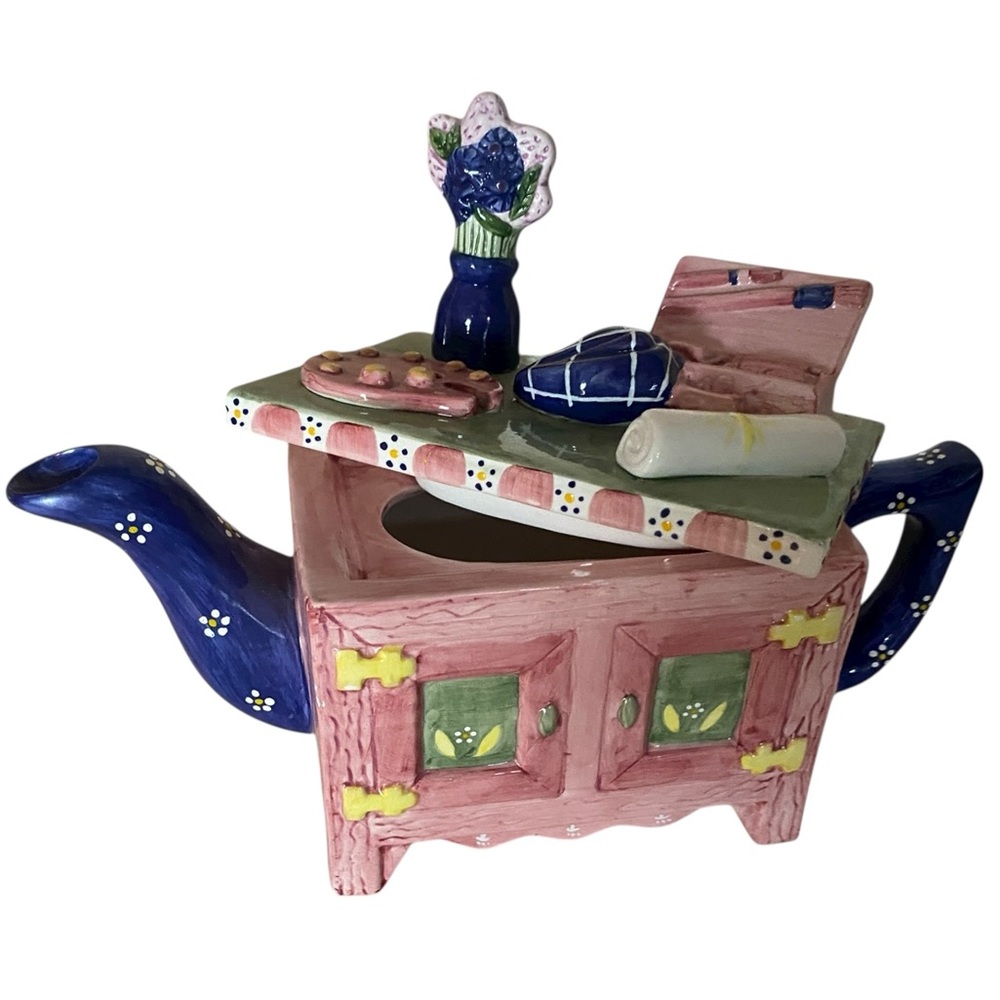 Two Collectable Fun Tea Pots - Picture 2 of 7